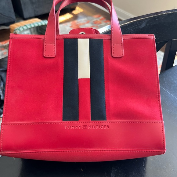 ❤️Tommy Hilfiger purse❤️❤️ built in wallet on back! - Picture 5 of 7